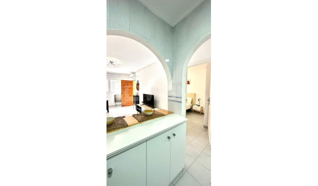 Resale - Apartment / flat - Torrevieja - Acequion