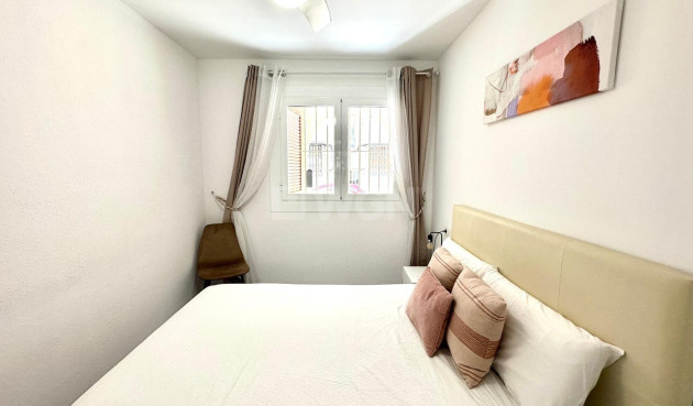 Resale - Apartment / flat - Torrevieja - Acequion