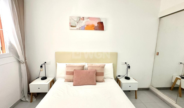 Resale - Apartment / flat - Torrevieja - Acequion