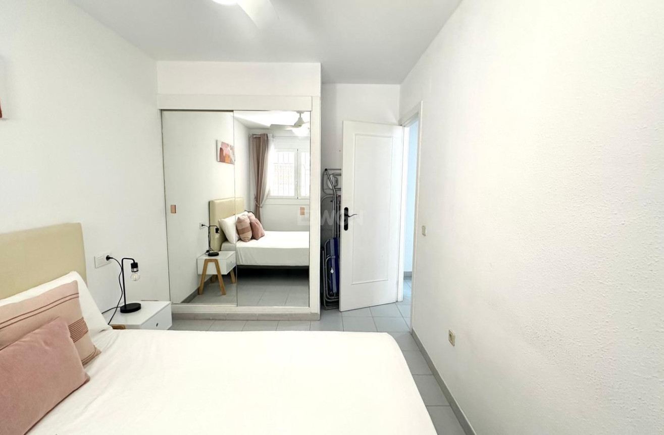 Resale - Apartment / flat - Torrevieja - Acequion