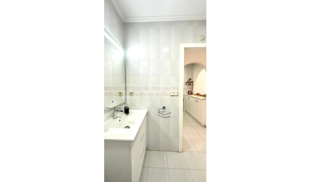 Resale - Apartment / flat - Torrevieja - Acequion