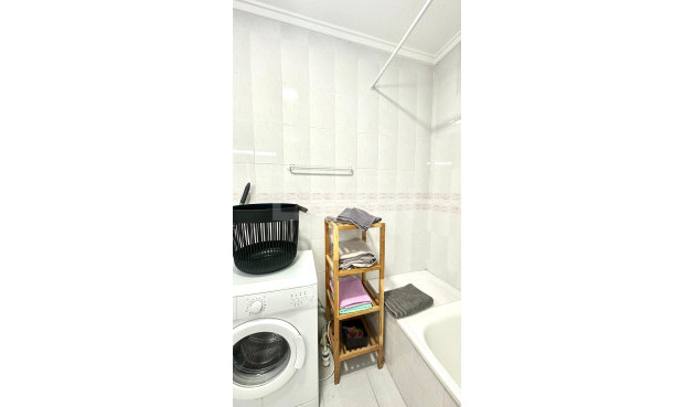 Resale - Apartment / flat - Torrevieja - Acequion