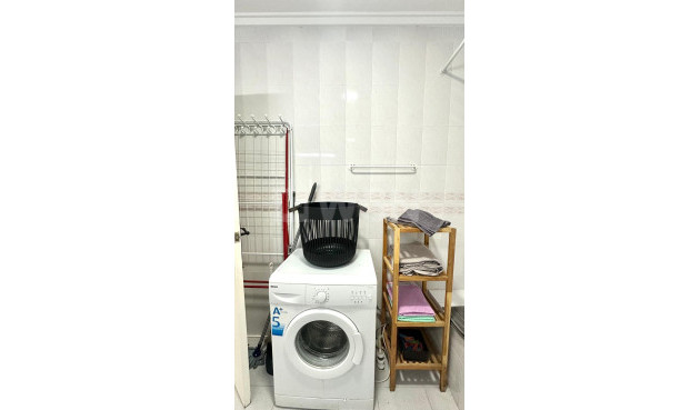 Resale - Apartment / flat - Torrevieja - Acequion