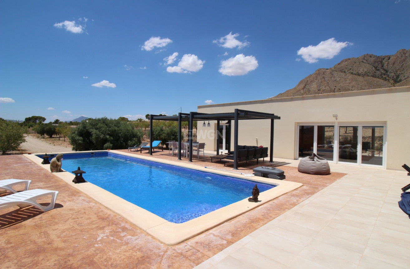 Odsprzedaż - Villa - Macisvenda - Inland