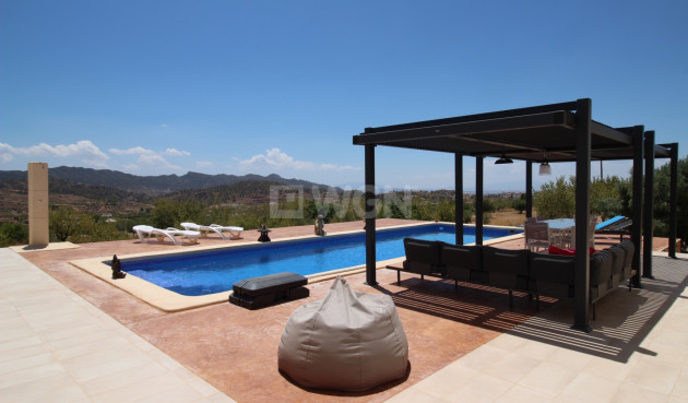 Odsprzedaż - Villa - Macisvenda - Inland