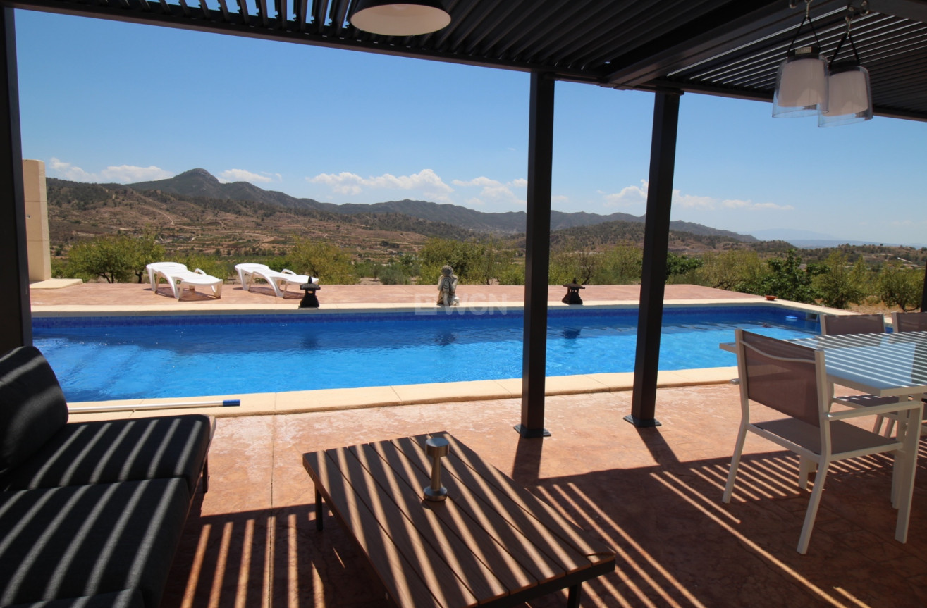 Odsprzedaż - Villa - Macisvenda - Inland