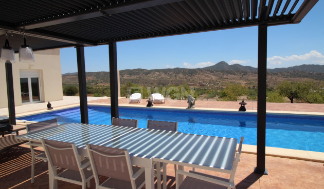 Odsprzedaż - Villa - Macisvenda - Inland