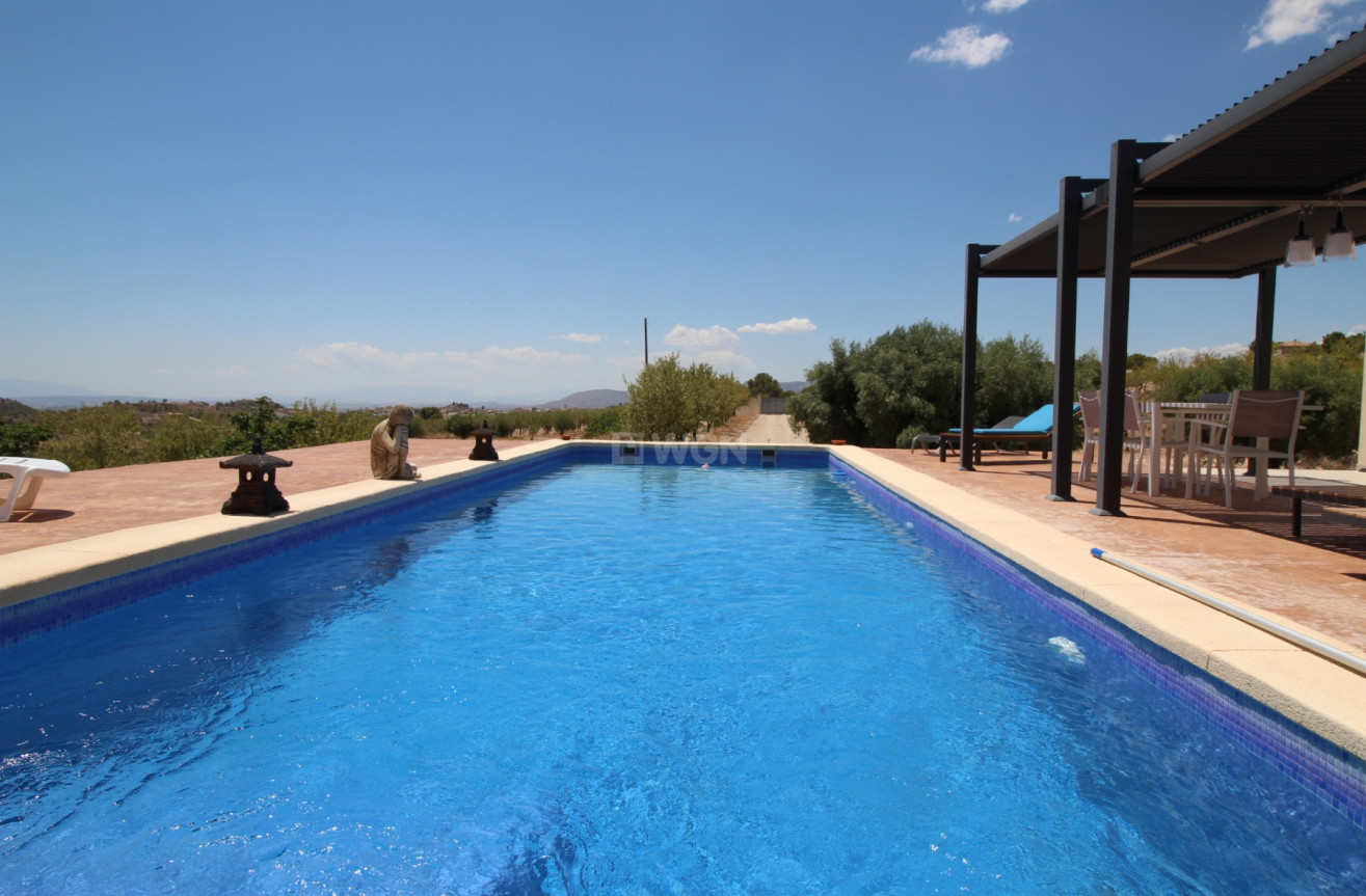 Odsprzedaż - Villa - Macisvenda - Inland