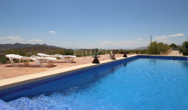 Odsprzedaż - Villa - Macisvenda - Inland