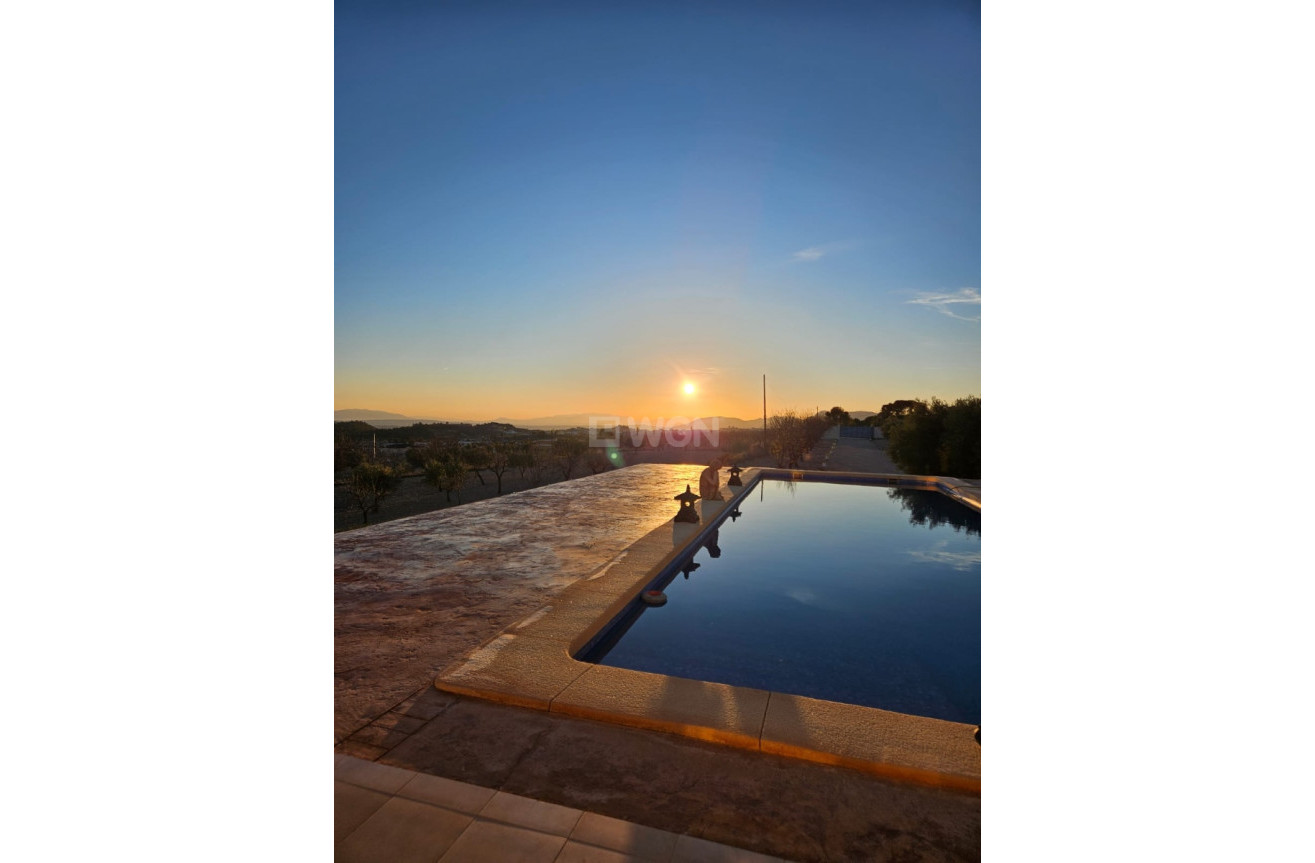 Odsprzedaż - Villa - Macisvenda - Inland