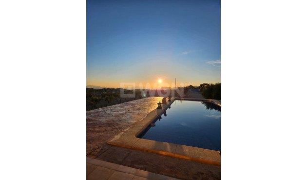 Odsprzedaż - Villa - Macisvenda - Inland