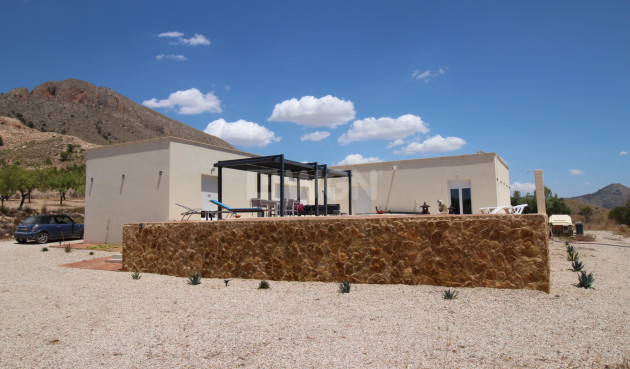 Odsprzedaż - Villa - Macisvenda - Inland