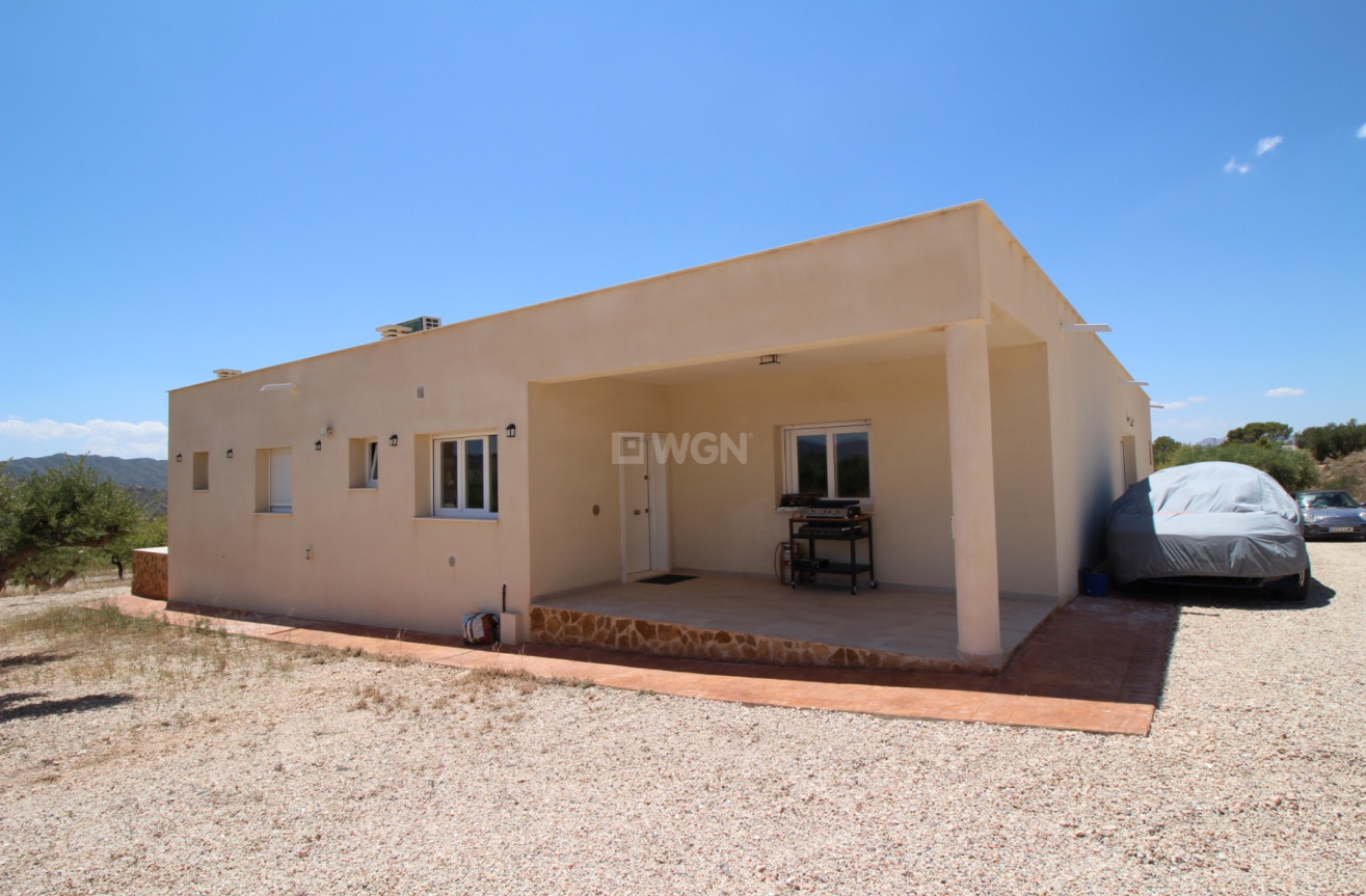 Odsprzedaż - Villa - Macisvenda - Inland