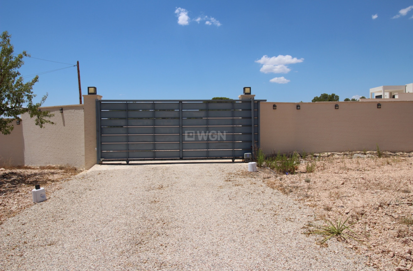 Odsprzedaż - Villa - Macisvenda - Inland