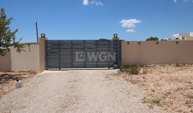 Odsprzedaż - Villa - Macisvenda - Inland