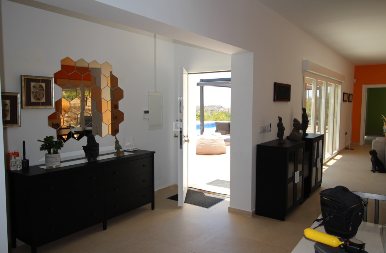 Odsprzedaż - Villa - Macisvenda - Inland