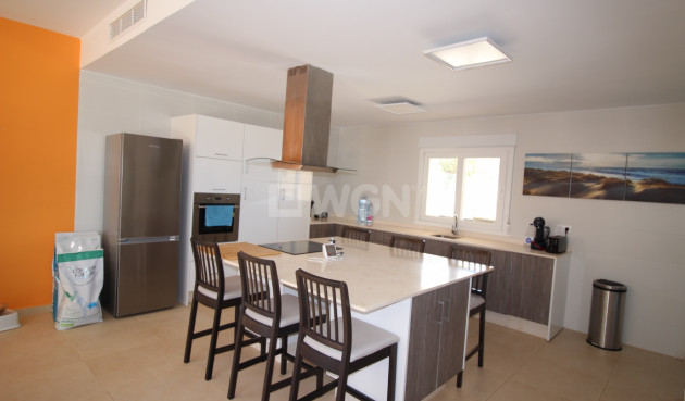 Odsprzedaż - Villa - Macisvenda - Inland