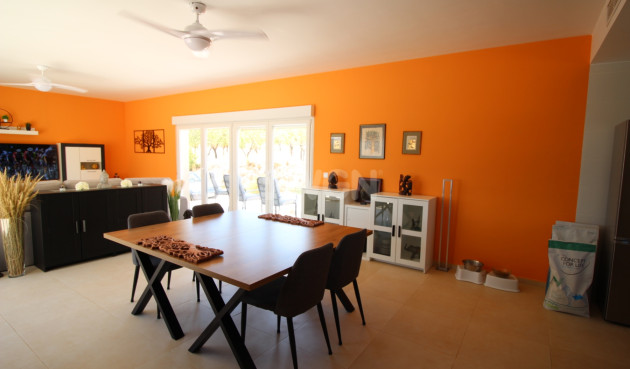 Odsprzedaż - Villa - Macisvenda - Inland