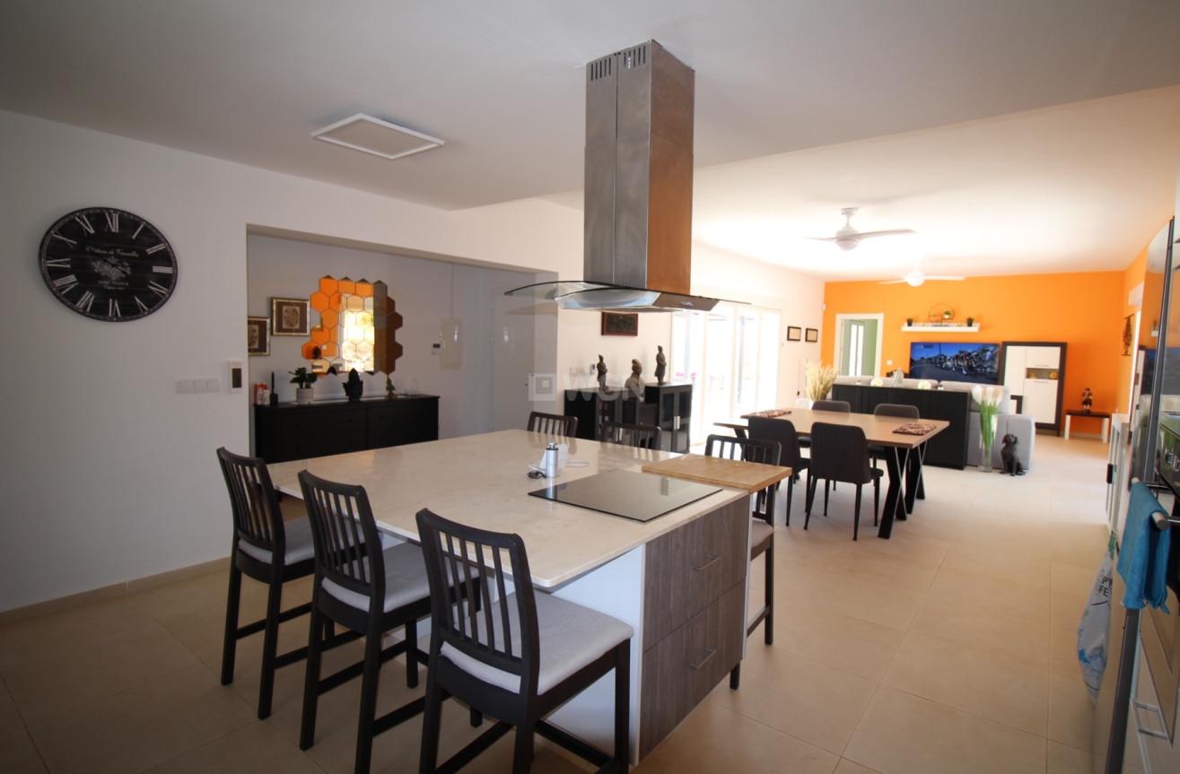 Odsprzedaż - Villa - Macisvenda - Inland