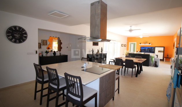 Odsprzedaż - Villa - Macisvenda - Inland