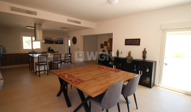 Odsprzedaż - Villa - Macisvenda - Inland