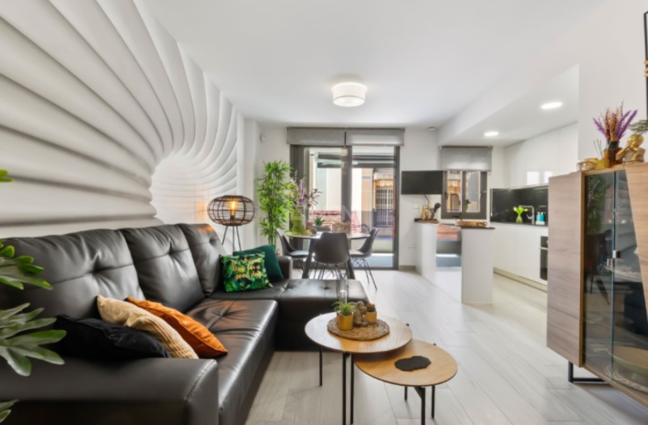 Odsprzedaż - Mieszkanie w bloku - Torrevieja - Costa Blanca