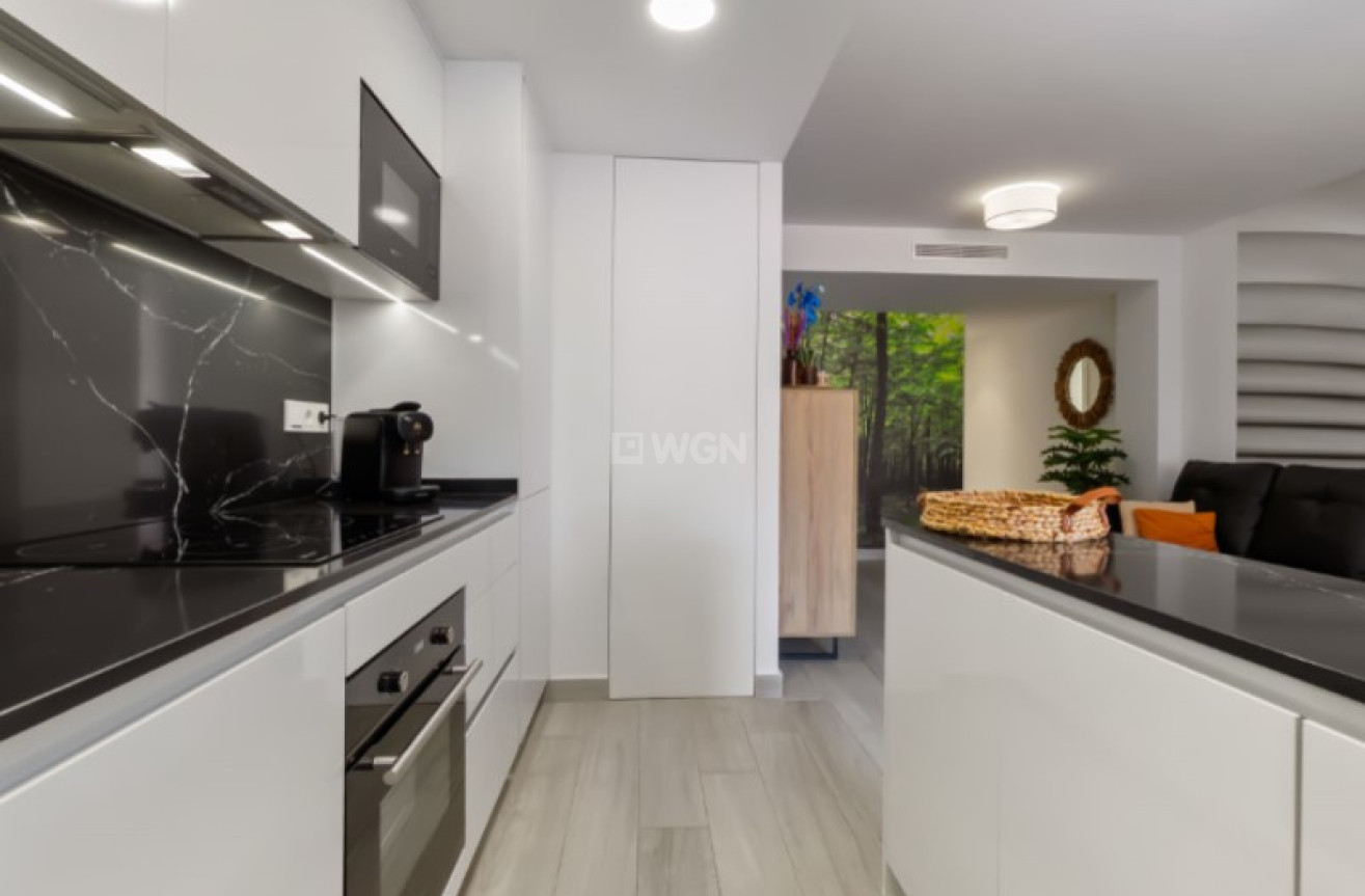 Odsprzedaż - Mieszkanie w bloku - Torrevieja - Costa Blanca