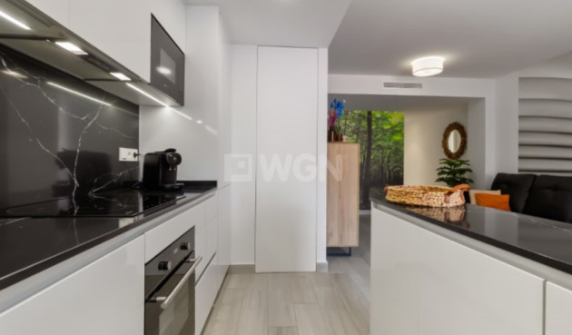 Odsprzedaż - Mieszkanie w bloku - Torrevieja - Costa Blanca