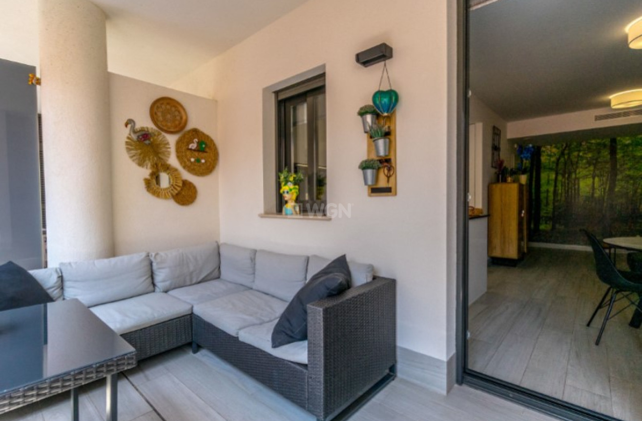 Odsprzedaż - Mieszkanie w bloku - Torrevieja - Costa Blanca