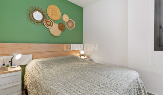 Odsprzedaż - Mieszkanie w bloku - Torrevieja - Costa Blanca