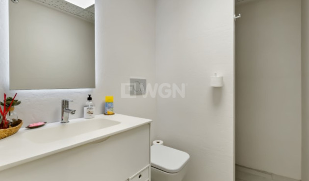 Odsprzedaż - Mieszkanie w bloku - Torrevieja - Costa Blanca