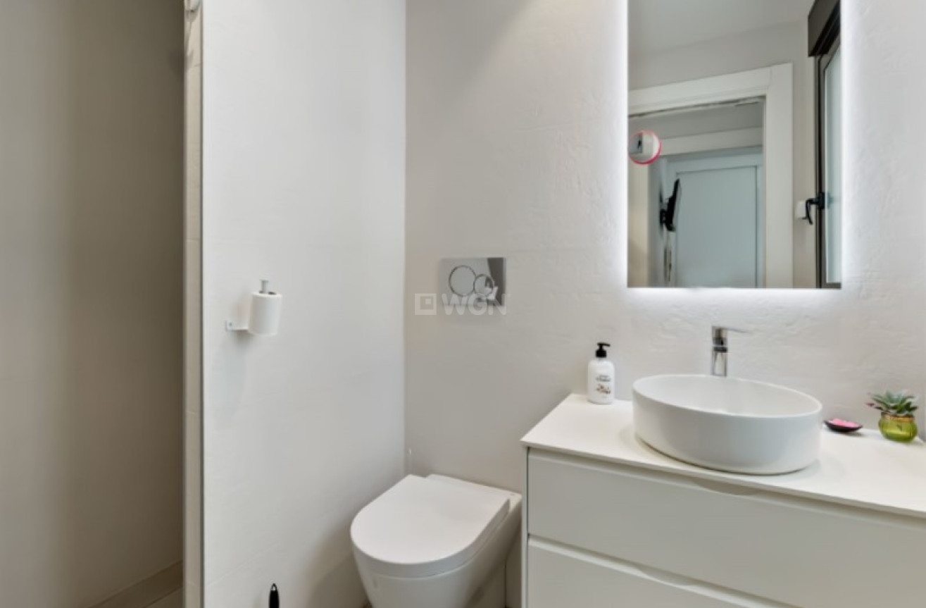 Odsprzedaż - Mieszkanie w bloku - Torrevieja - Costa Blanca