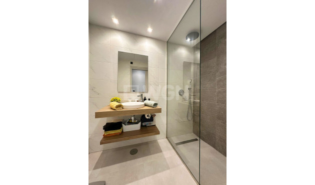 Odsprzedaż - Mieszkanie w bloku - Guardamar del Segura - Costa Blanca