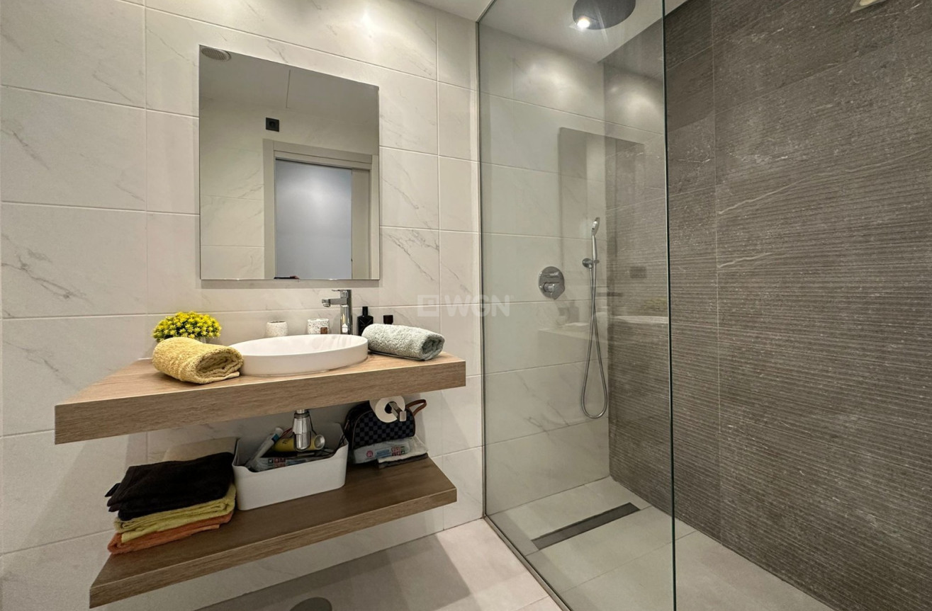 Odsprzedaż - Mieszkanie w bloku - Guardamar del Segura - Costa Blanca