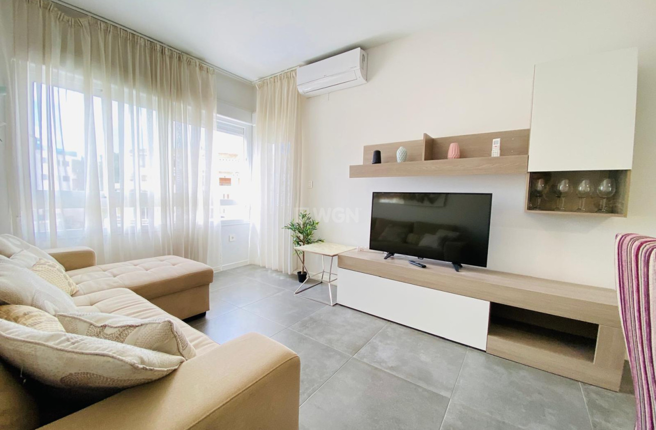 Odsprzedaż - Mieszkanie w bloku - Orihuela Costa - Altos De Campoamor