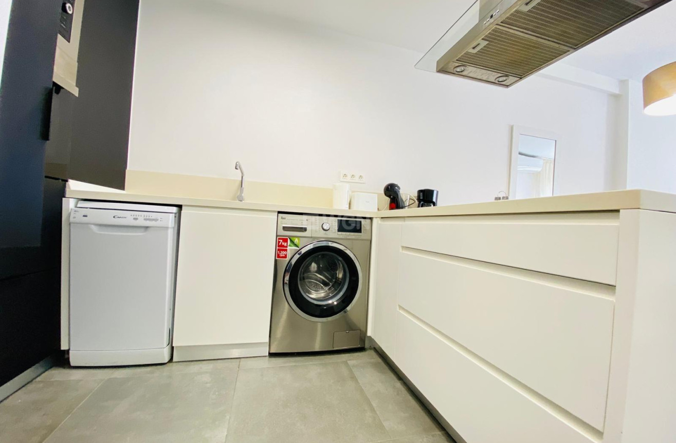 Odsprzedaż - Mieszkanie w bloku - Orihuela Costa - Altos De Campoamor