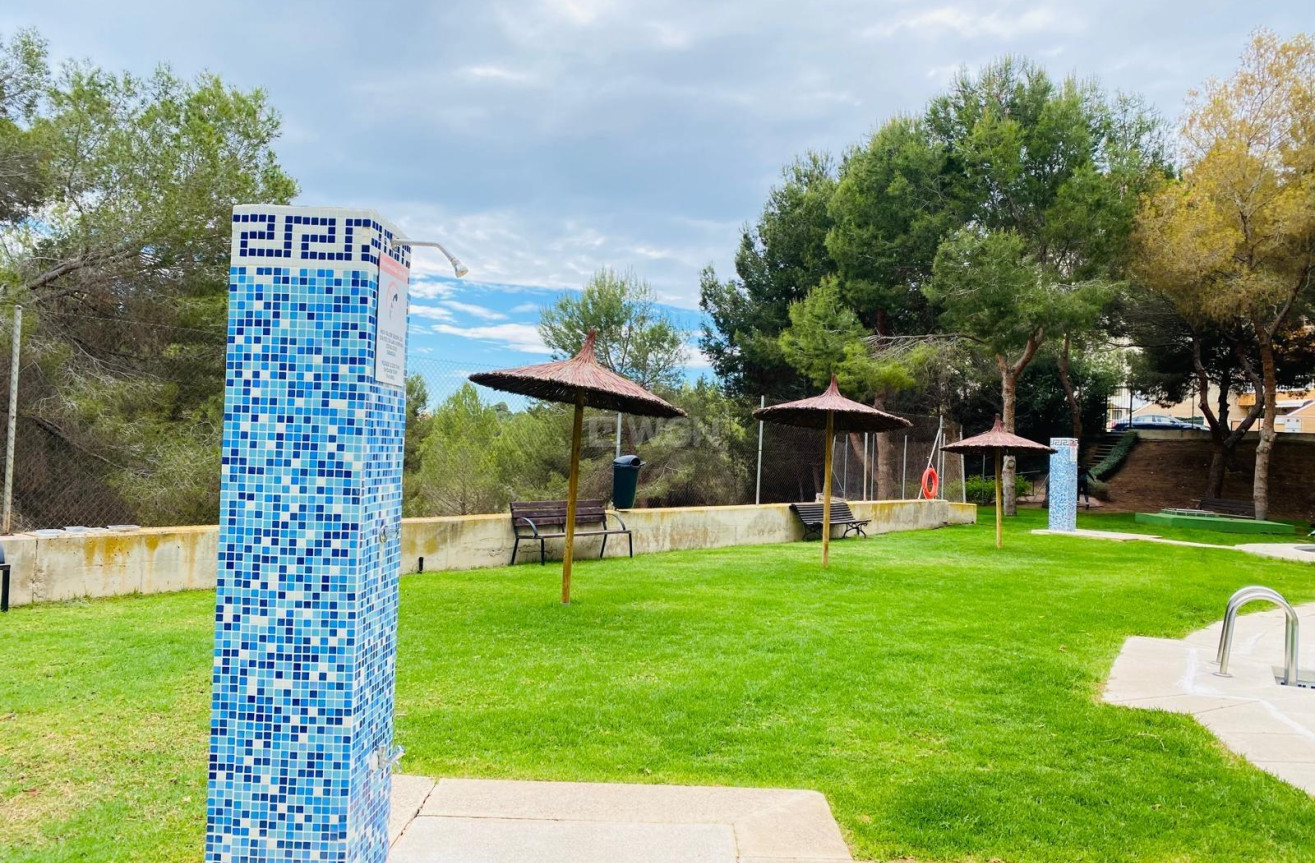 Odsprzedaż - Mieszkanie w bloku - Orihuela Costa - Altos De Campoamor