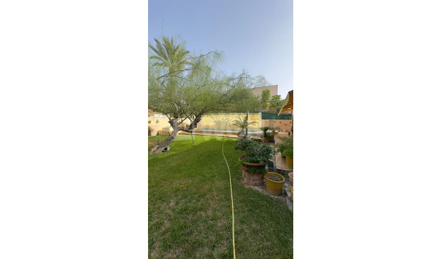 Odsprzedaż - Villa - Orihuela Costa - Punta Prima