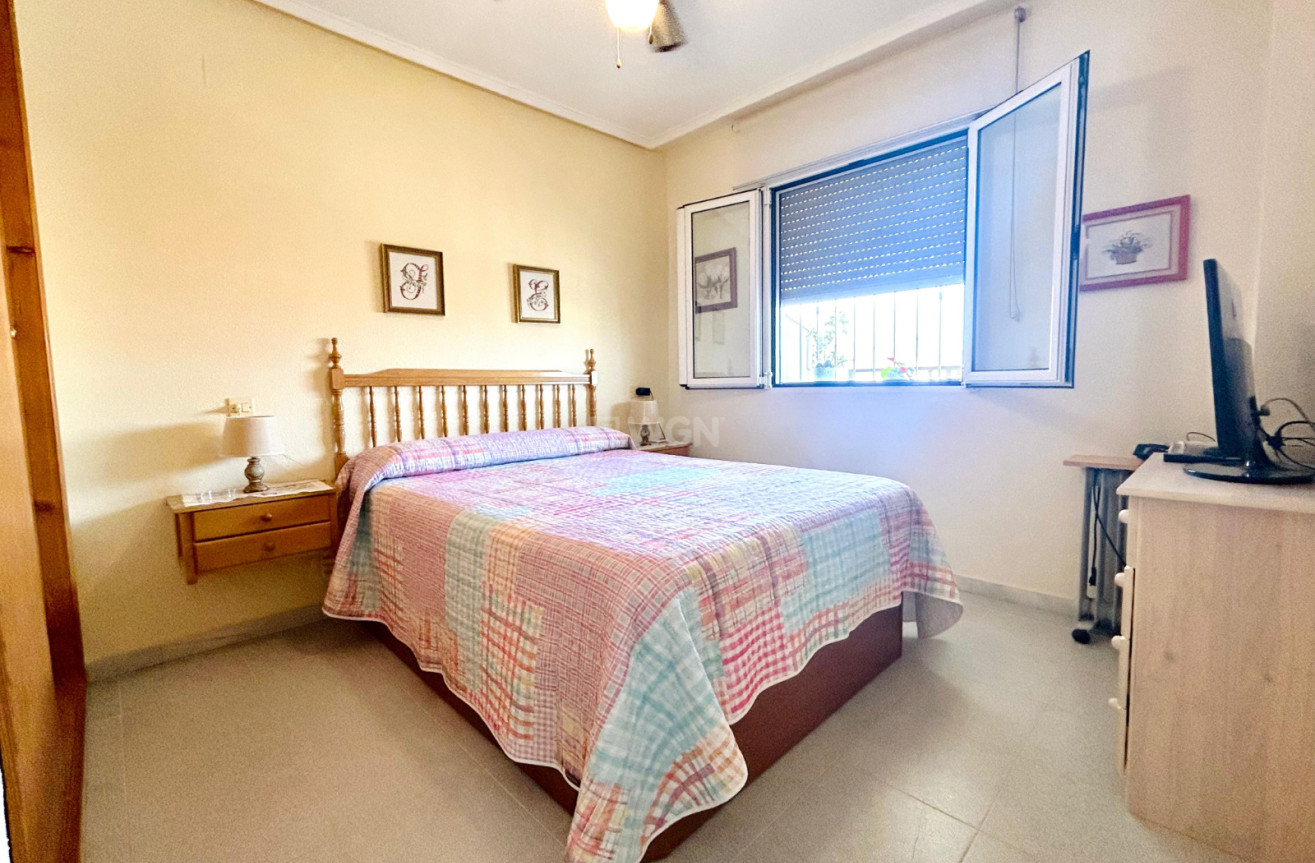 Resale - Apartment / flat - El Chaparral - Inland