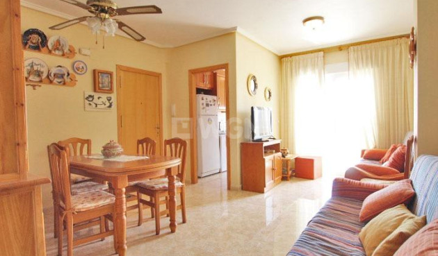 Resale - Apartment / flat - Guardamar del Segura - Pueblo