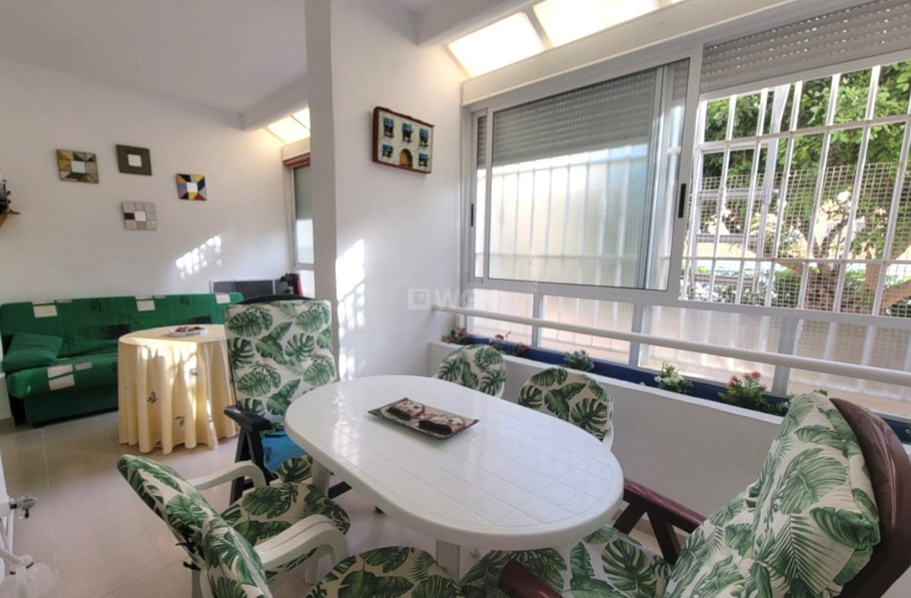 Resale - Apartment / flat - Torrevieja - aguas nuevas