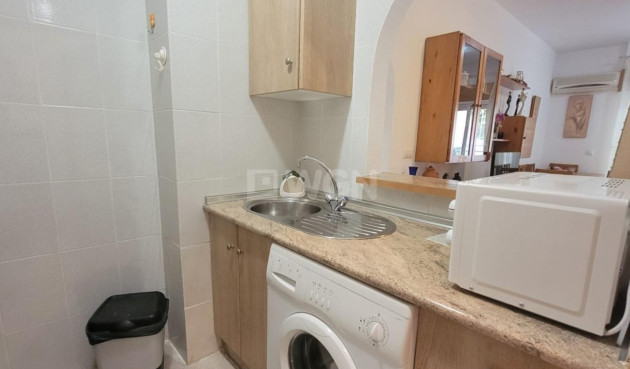 Resale - Apartment / flat - Torrevieja - aguas nuevas