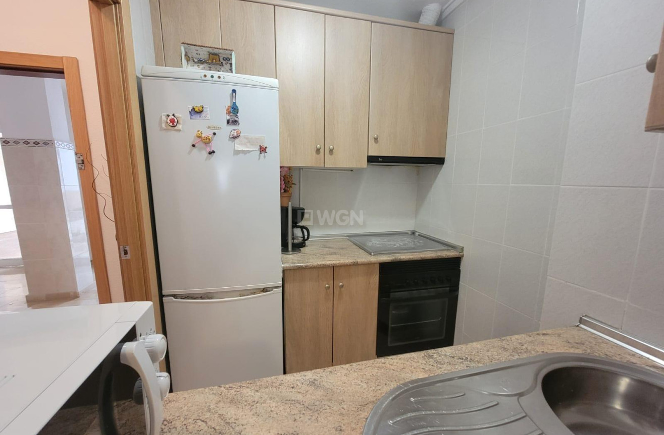 Resale - Apartment / flat - Torrevieja - aguas nuevas