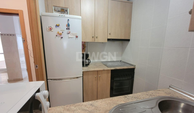 Resale - Apartment / flat - Torrevieja - aguas nuevas