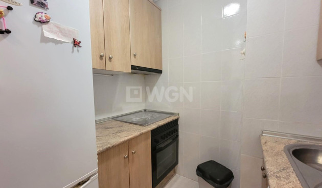 Resale - Apartment / flat - Torrevieja - aguas nuevas