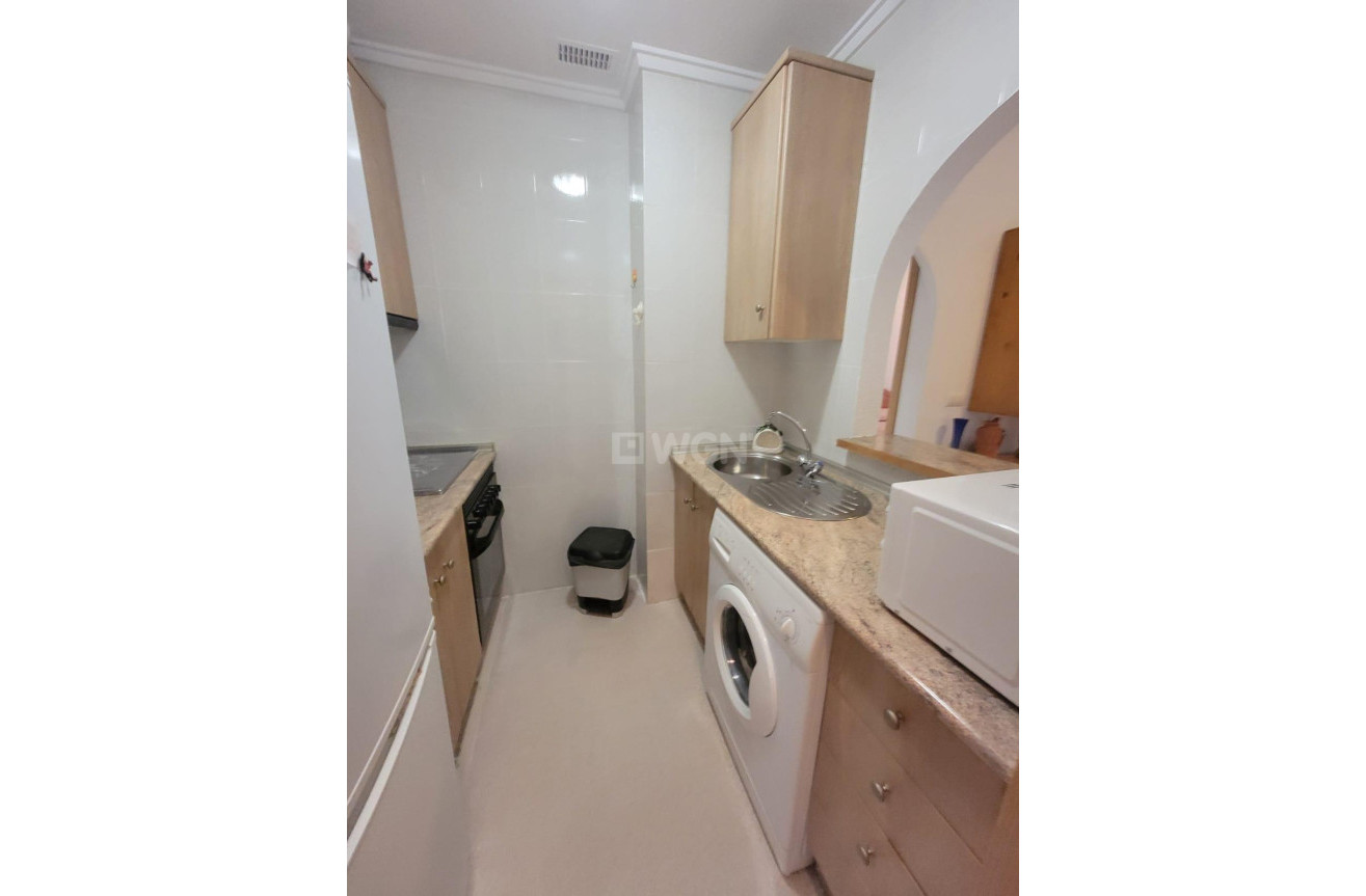 Resale - Apartment / flat - Torrevieja - aguas nuevas
