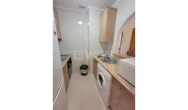 Resale - Apartment / flat - Torrevieja - aguas nuevas