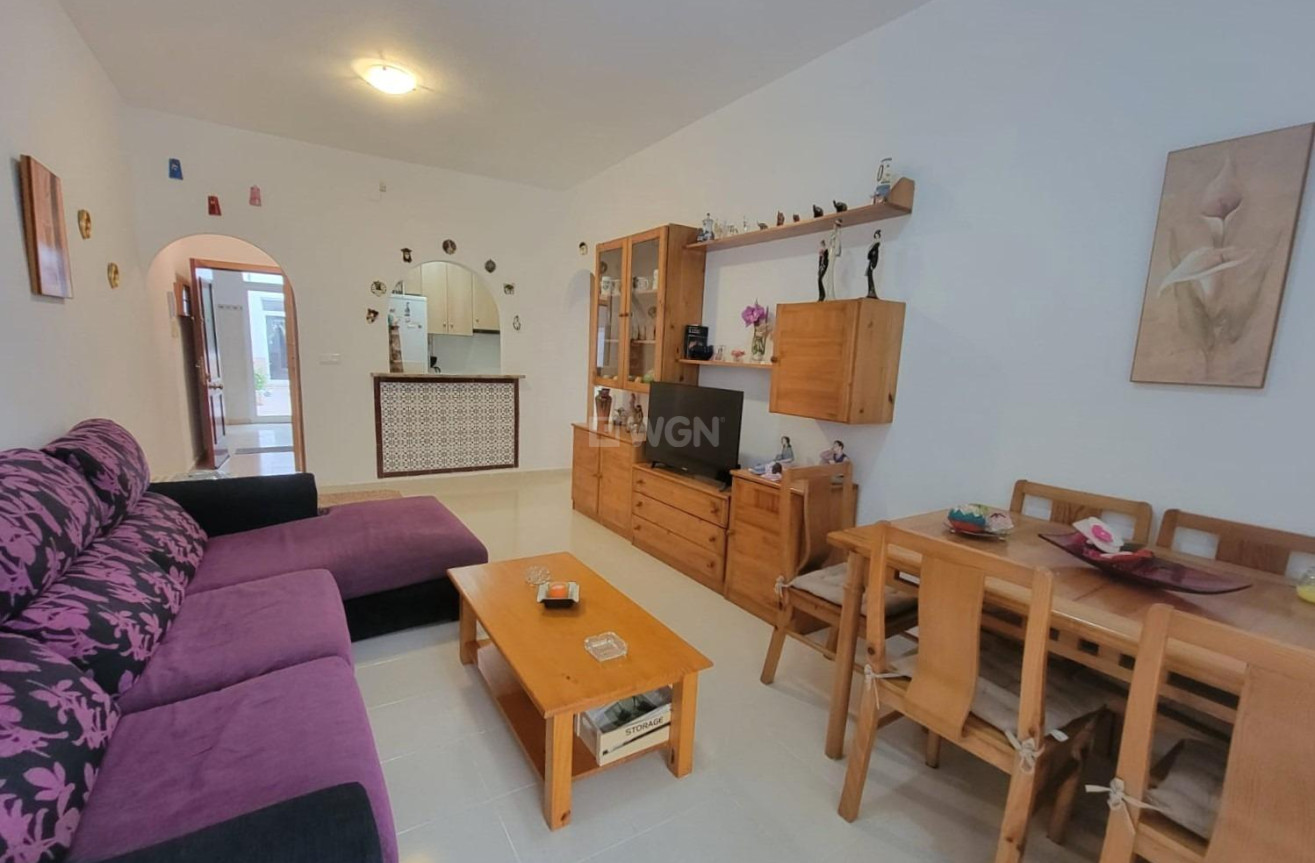 Resale - Apartment / flat - Torrevieja - aguas nuevas