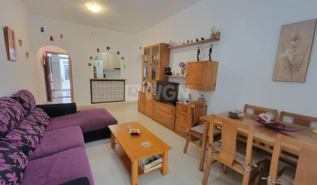 Resale - Apartment / flat - Torrevieja - aguas nuevas