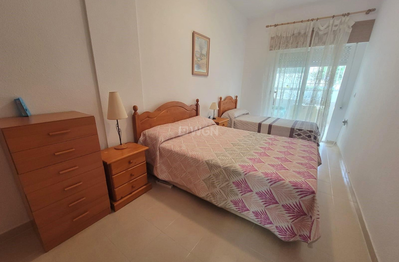 Resale - Apartment / flat - Torrevieja - aguas nuevas